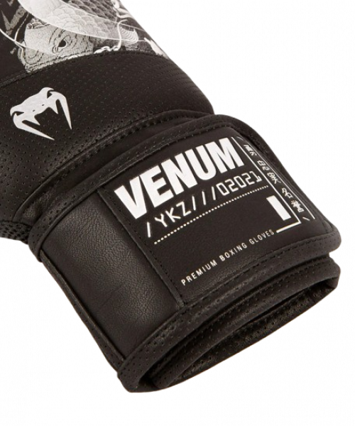 Venum Boxhandschuhe YKZ21